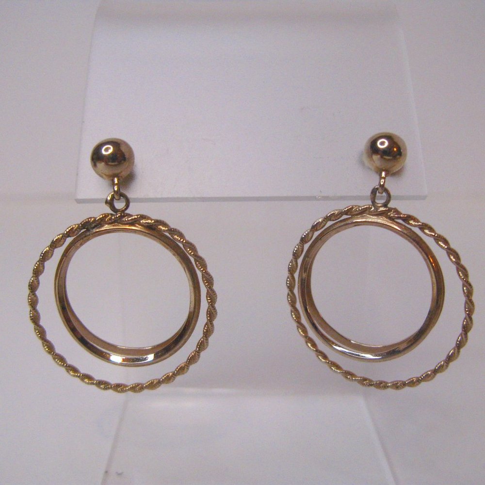 Avon In A Whirl Pierced Gold Tone Earrings 1976